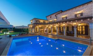 Villa Carolus-Luxurious Istrian Villa 