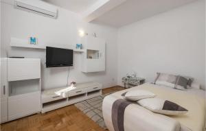 Beautiful Apartment In Stara Novalja With Wifi And 1 Bedrooms