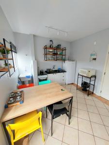 Excelente Apartamento a 1 quadra e meia do mar