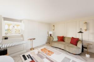 Sky View Double Bed Apartment in Brighton and Hove by MyHolidayLet
