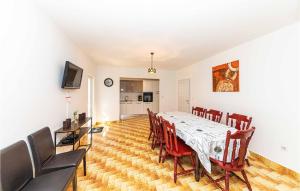 3 Bedroom Awesome Home In Poljica 