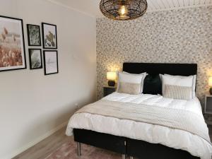 The Red and White House