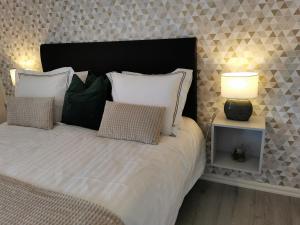 The Red and White House