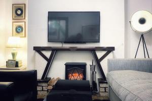 Urban Music Style Townhouse in Swansea city center