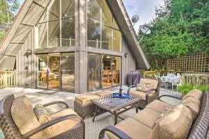 Creekside Chalet with Hidden Spa and Private Beach! - Upper Lake
