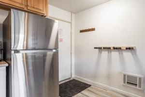 Summit #256 - Top Floor Summit 1 Bedrm 1 Bathrm Condo Just steps too Little Eagle Lodge Sleeps 4