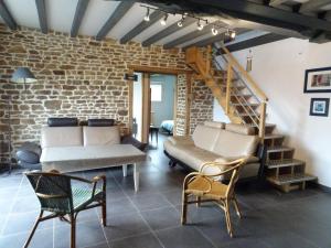 Maisons de vacances Cottage, Saint Ovin : Maison de Vacances 4 Chambres