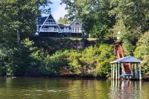 Riverfront Retreat on 4 Acres with Private Dock - Weems