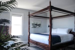 Emerson Inn By The Sea