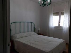 Casa familiar con piscina privada y WiFi, cerca del mar, aire acondicionado, mascotas y playa para perros. - ES-184-1