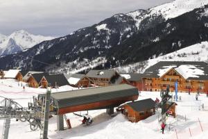 Saint François Longchamps Loc à la Montagne avec piscine été hiver vg23