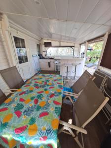 Campings Mobilhome 6personnes camping oasis village 5 etoiles : photos des chambres