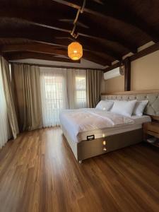 PALMERA ART HOUSE