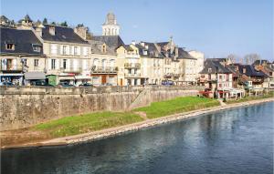Maisons de vacances Beautiful Home In St Amand De Coly : photos des chambres