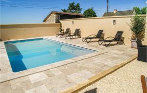 Maisons de vacances Beautiful Home In St Amand De Coly : photos des chambres
