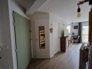 Appartement rénové proche de Luz Saint Sauveur 1chambre et 1 coin cabine