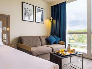 Hotels Novotel Senart Golf De Greenparc : Suite avec Lit Double et Balcon 