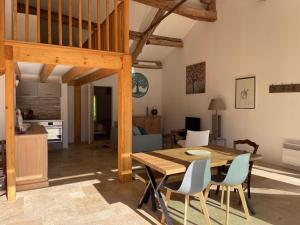 Pézenas Cottage avec terrasse et jardin 1 chambre et 1 mezzanine au coeur dun domaine avec 2 piscines