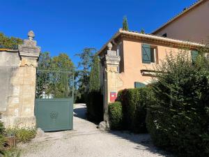 Pézenas Cottage avec terrasse et jardin 1 chambre et 1 mezzanine au coeur dun domaine avec 2 piscines