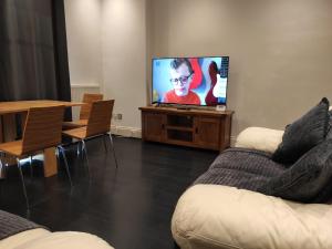 City Centre 2 bedrooms 2 Ensuite Flat free parking