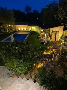 Villas La Dolce Villa 11 persones Private Pool beautiful Landscaped Garden : photos des chambres