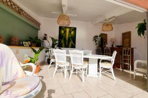 Villas La Dolce Villa 11 persones Private Pool beautiful Landscaped Garden : photos des chambres