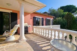 Villas La Dolce Villa 11 persones Private Pool beautiful Landscaped Garden : photos des chambres