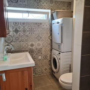 wellness chalet met jacuzzi, sauna, omheinde tuin,