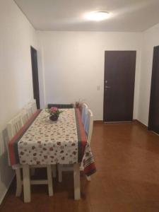 Depto para 4 Pinamar centro NO Grupos jóvenes