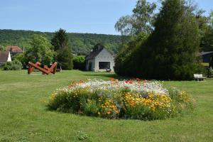 Maisons de vacances Gite dans Parc de Sculptures - Gite 