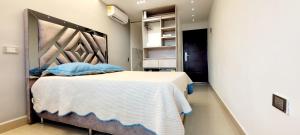 Cerca al barrio Laureles con jacuzzi privado