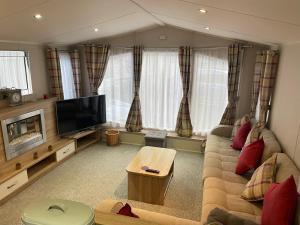The Beeches Holiday Home- based at Aberdunant Hall Holiday Park