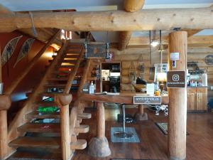 Arctic Divide Lodge