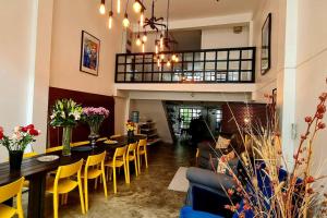 Beautiful 5 Story Family House