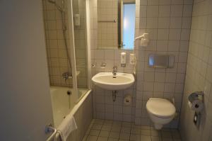 Queen Room room in H24 Hoteltow