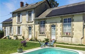 Stunning Home In Loge Fougereuse With Wifi, Heated Swimming Pool And Private Swimming Pool