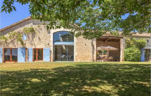 Stunning home in CAUZAC with WiFi and 4 Bedrooms