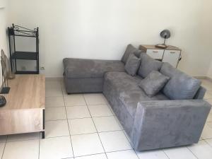 De la Clape à la mer mon petit pavillon labellisé - f2- piscine commune - wifi gratuit- parking privé - arrivee autonome - 800 m plage - grande terrasse abritée vent -