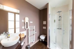 Hotels Logis Hotel Le Vert Galant : photos des chambres