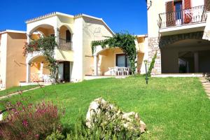 Residence con piscina a Badesi, appartamenti con WIFI e A.C