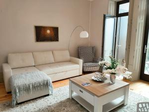 Porto Historic - Apartment with Private Patio
