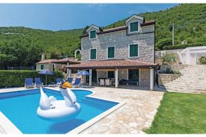 Villa Heart of Stone