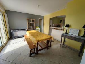 Maisons de vacances Les hauteurs de Beauval avec piscine a 1km du zoo : photos des chambres