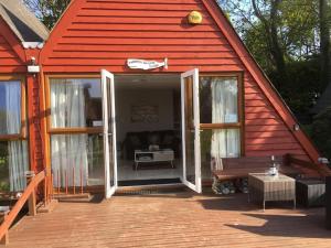 Pebbles Seaside Lodge