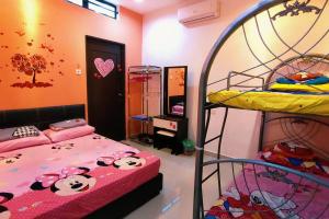46 Jb Tmn Century 5Room 18pax near CIQ KSL Mall