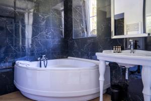 Maisons d'hotes Chateau des Ayes - Chambres & suites : photos des chambres