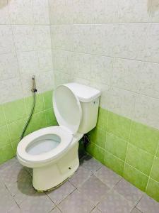 Awesome 2 bedrooms, living & dining area