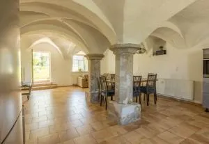 Gewölbe aus dem Jahr 1806 genau zw L und DD - Kiebitz