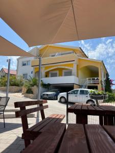 apartment Vujcic 2 - 3hvězdičkové hotely ve městě Okrug Donji