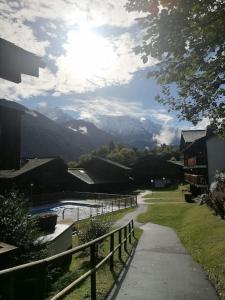 Saint-Gervais, appart cosy, piscine & pied des pistes